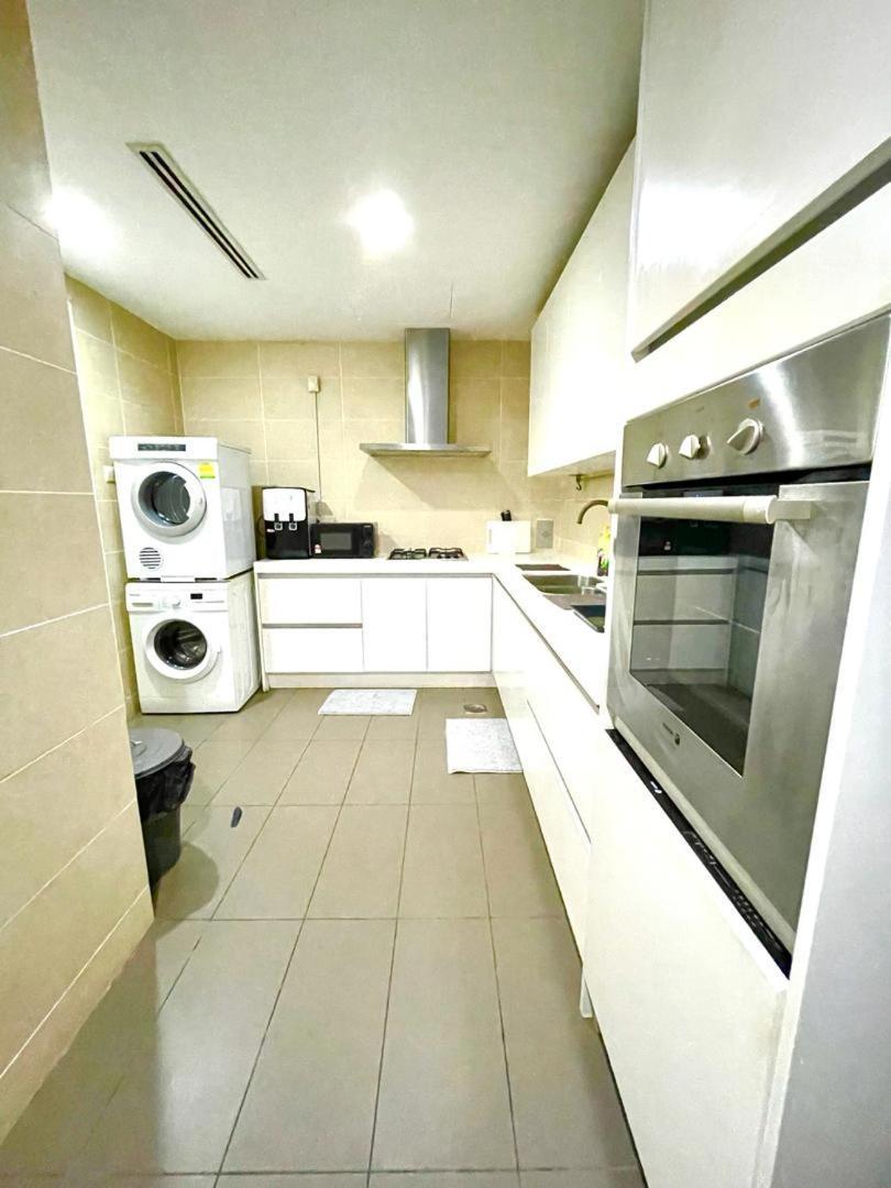 1 Min To Klcc Twin Tower Apartment Куала Лумпур Екстериор снимка