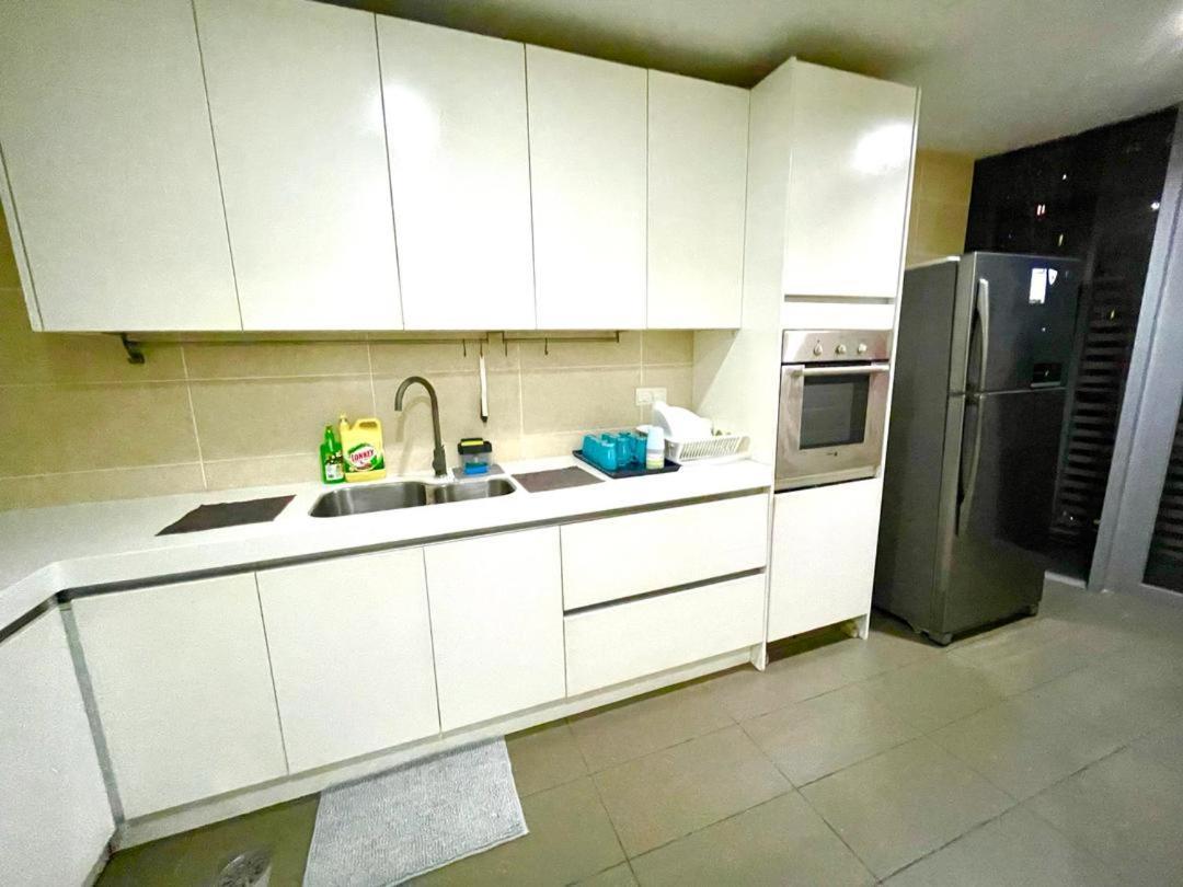 1 Min To Klcc Twin Tower Apartment Куала Лумпур Екстериор снимка