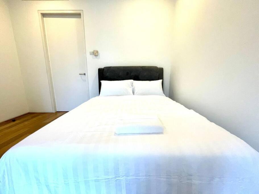 1 Min To Klcc Twin Tower Apartment Куала Лумпур Екстериор снимка