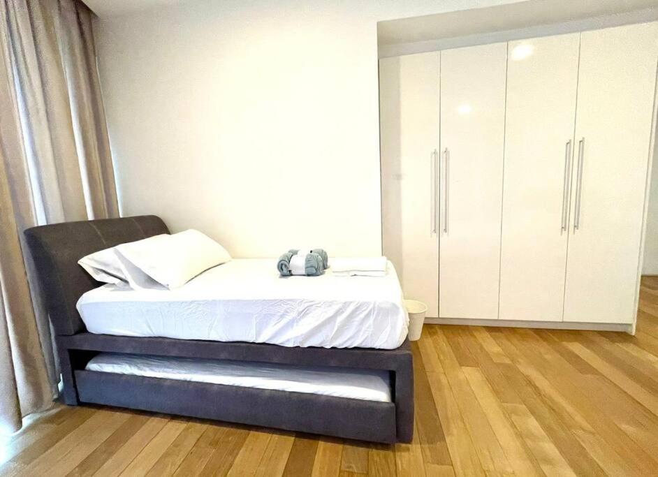 1 Min To Klcc Twin Tower Apartment Куала Лумпур Екстериор снимка